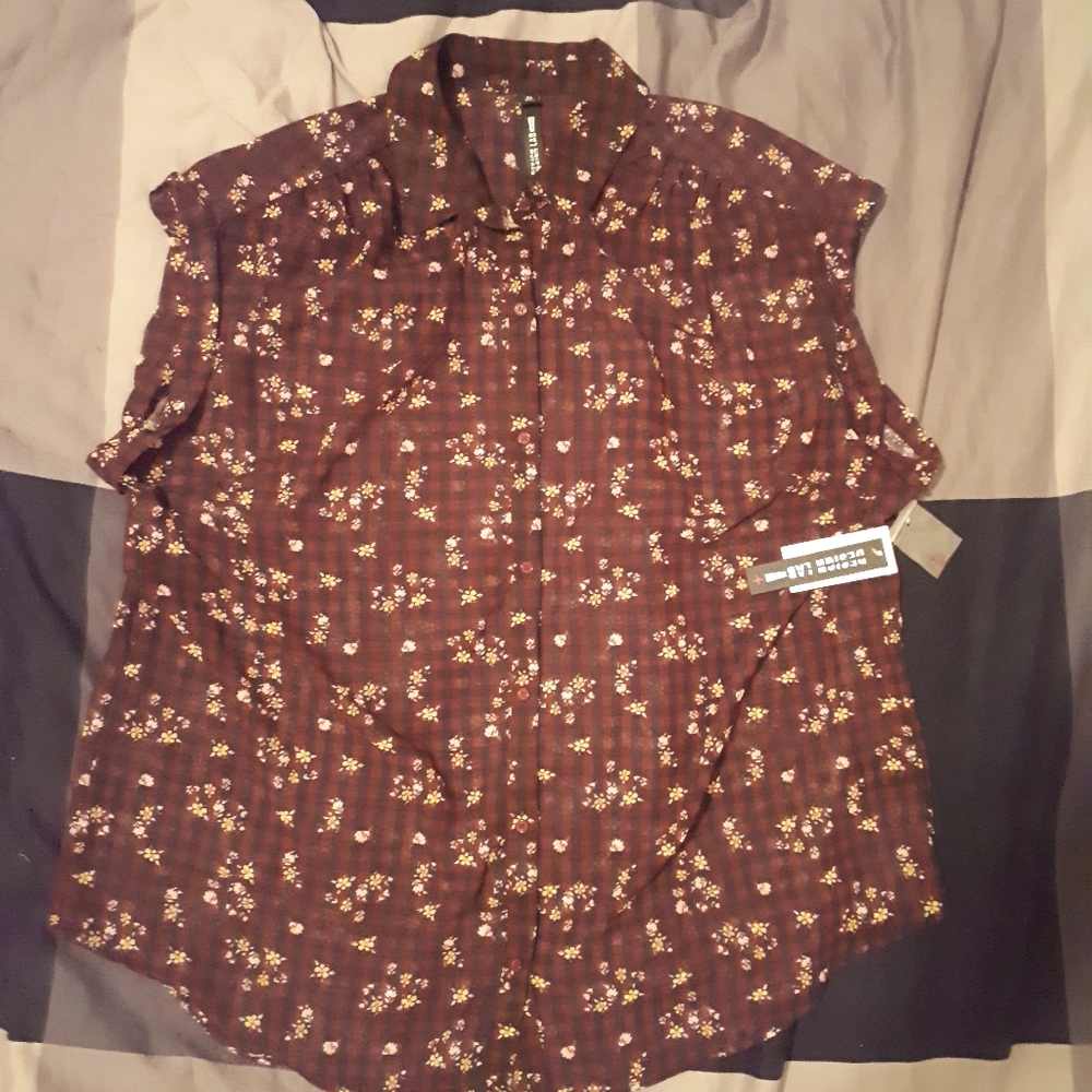 Shear plaid floral sleeveless button up